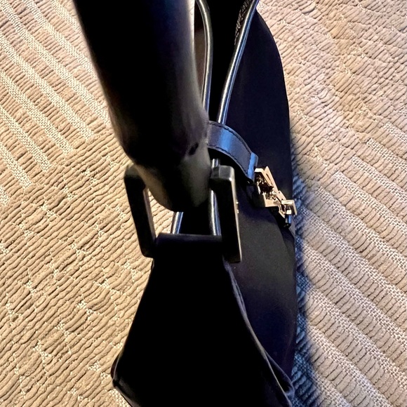 Gucci “Jackie” Vintage Bag.  Brown suede, bamboo handle, and rare crab clasp. - Picture 9 of 12